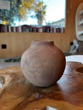 Load image into Gallery viewer, Rust Textured Vase Planter